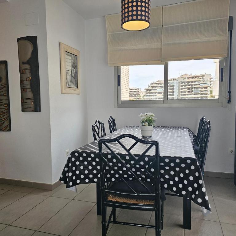 Best sea views in front of the beach - Three-Bedroom Apartment - 17
