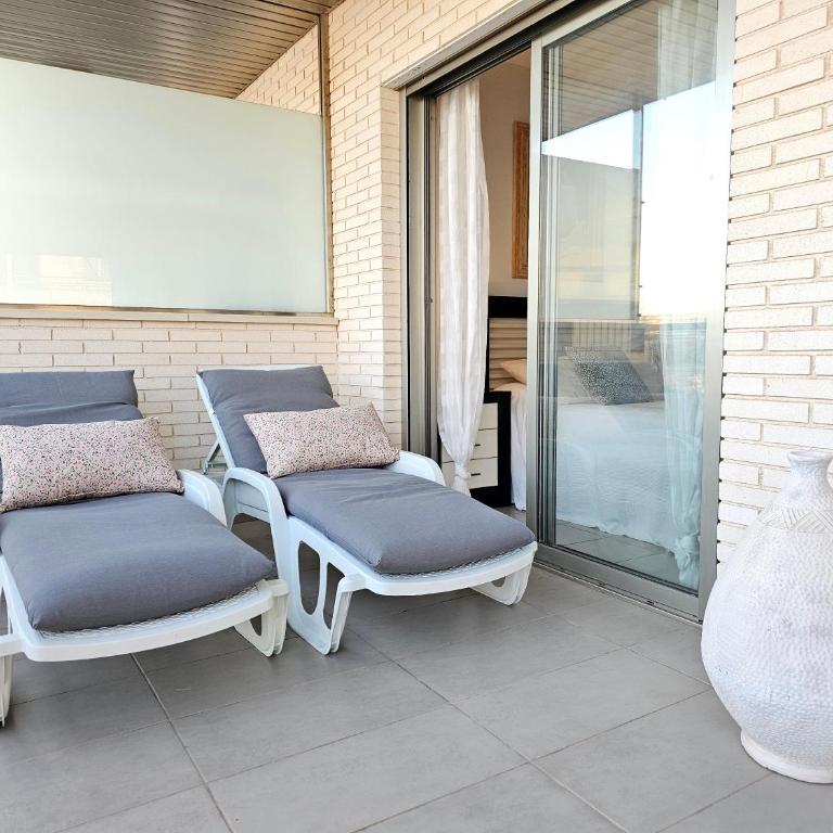 Best sea views in front of the beach - Three-Bedroom Apartment - 6