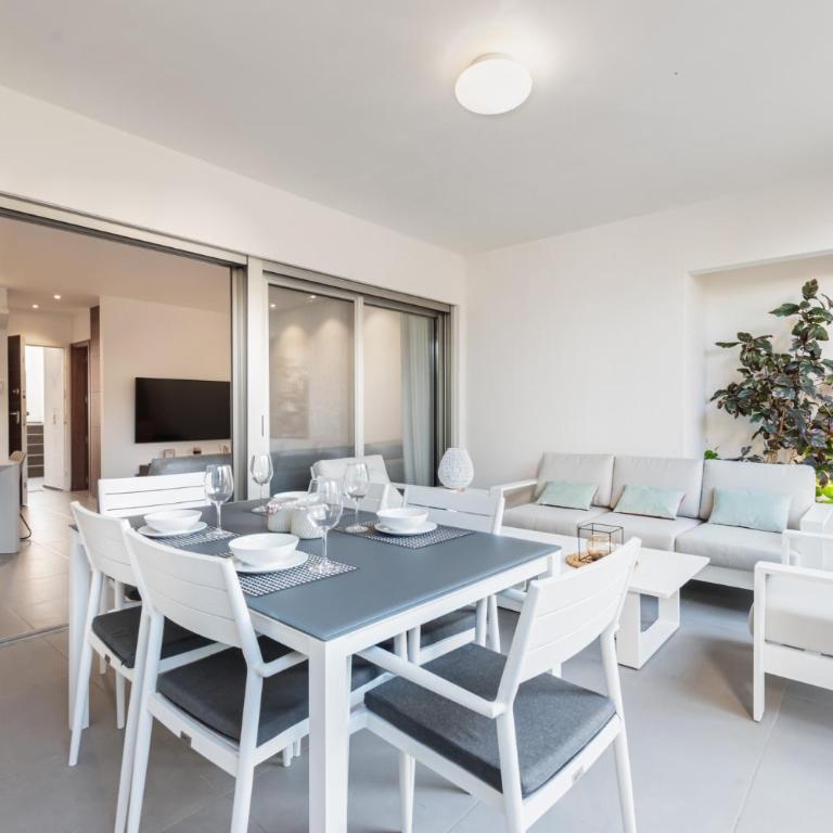 Agora 0-3 DELUXE 1B - One-Bedroom House - 2