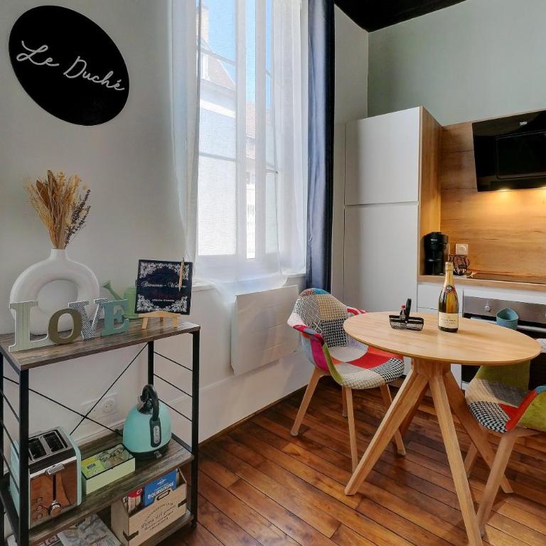 Le Duché - Séjour romantique avec balnéo privative - Dijon centre - One-Bedroom Apartment - 26