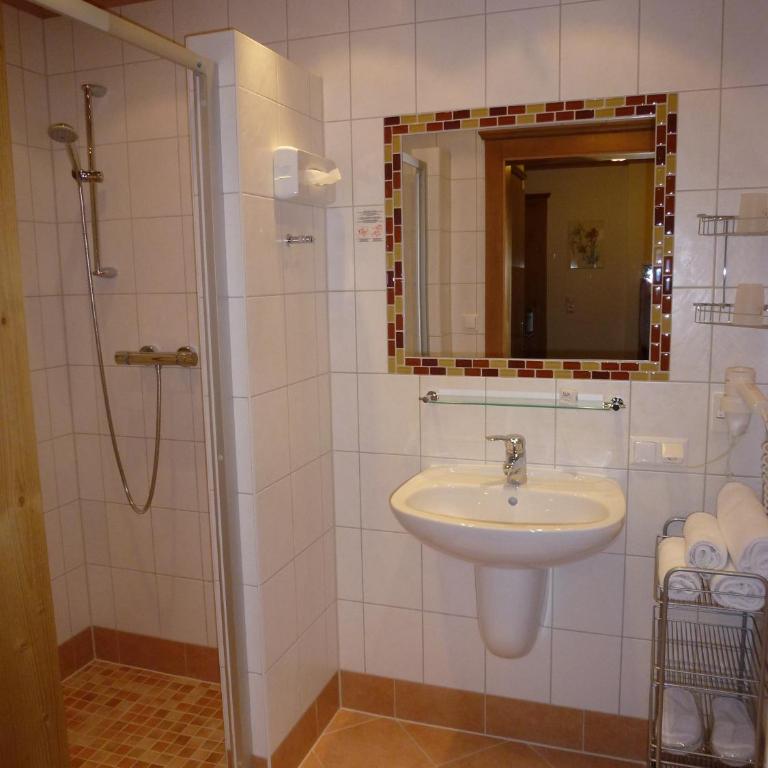 Hotel Garni Landhaus Trenkenbach - Doppelzimmer mit Balkon - 1