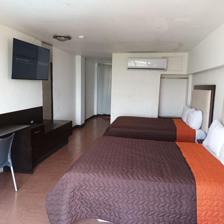 Hotel Essen's - Double Room with Two Double Beds with Lake View - 19