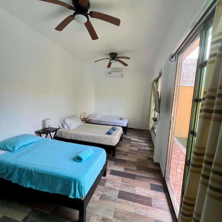 Cancun-Soho - Quadruple Room with Balcony and view to the garden and pool - 6