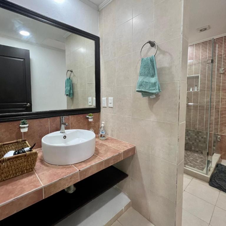 Cancun-Soho - Queen Suite with Pool View - 16