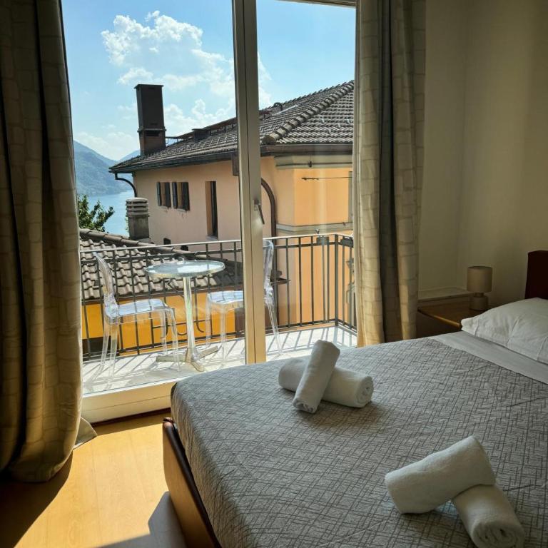 Hotel Locanda Castagnola - Camera Matrimoniale con Balcone - 4