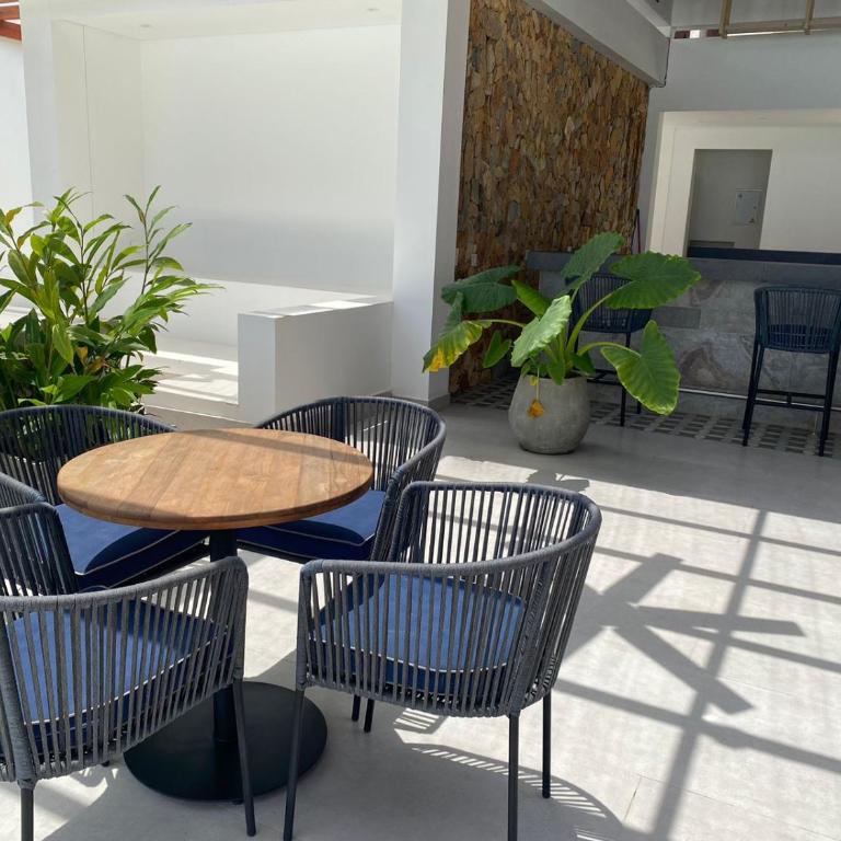 Apartamento 4g Baia Kristal Cartagena - One-Bedroom Apartment with Balcony and Water View - 12