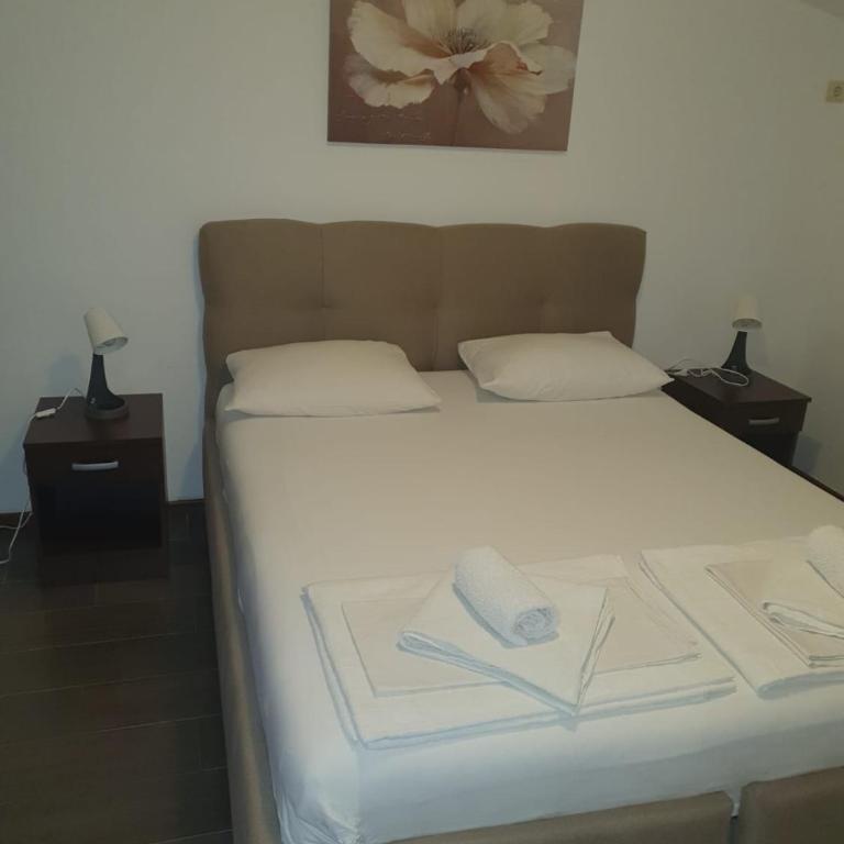 Sea View Apartments - Two-Bedroom Apartment with Balcony and Sea View - 8