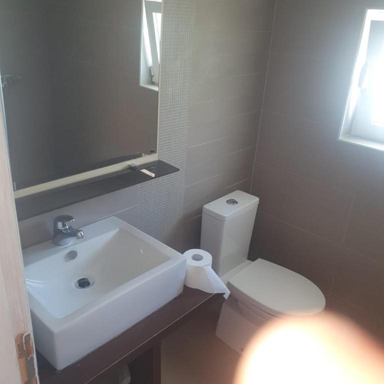 Sea View Apartments - Two-Bedroom Apartment with Balcony and Sea View - 10