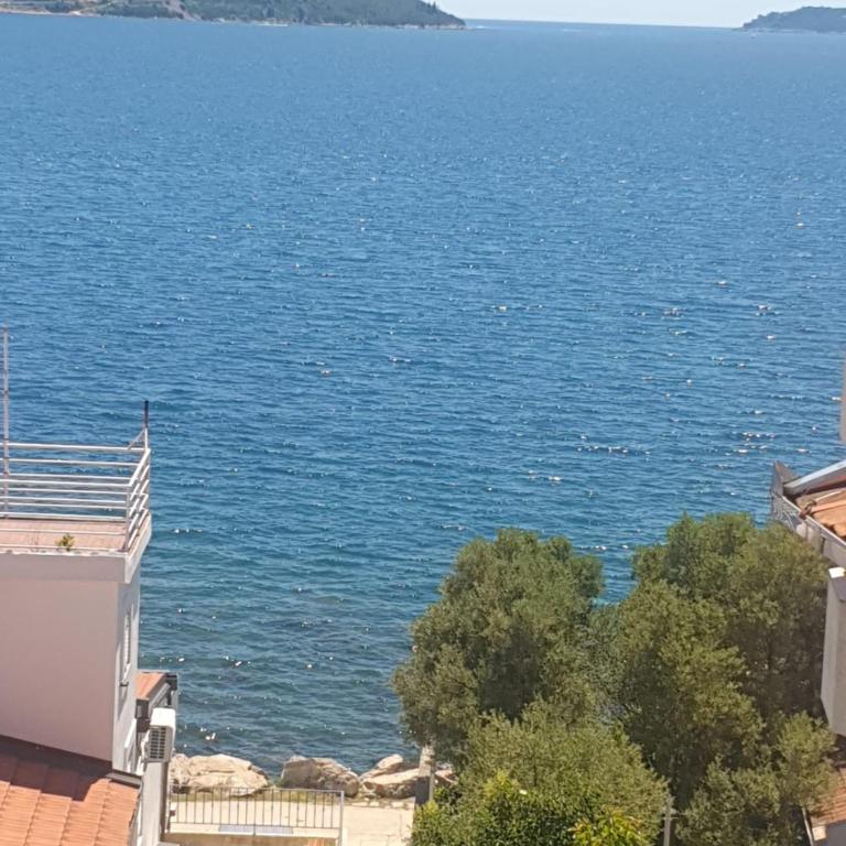Sea View Apartments - Two-Bedroom Apartment with Balcony and Sea View - 6