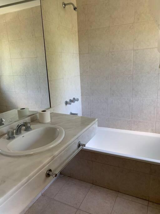 Casa en barrio privado - Four-Bedroom House - 28