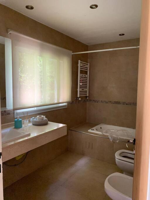 Casa en barrio privado - Casa de 4 dormitorios - 30
