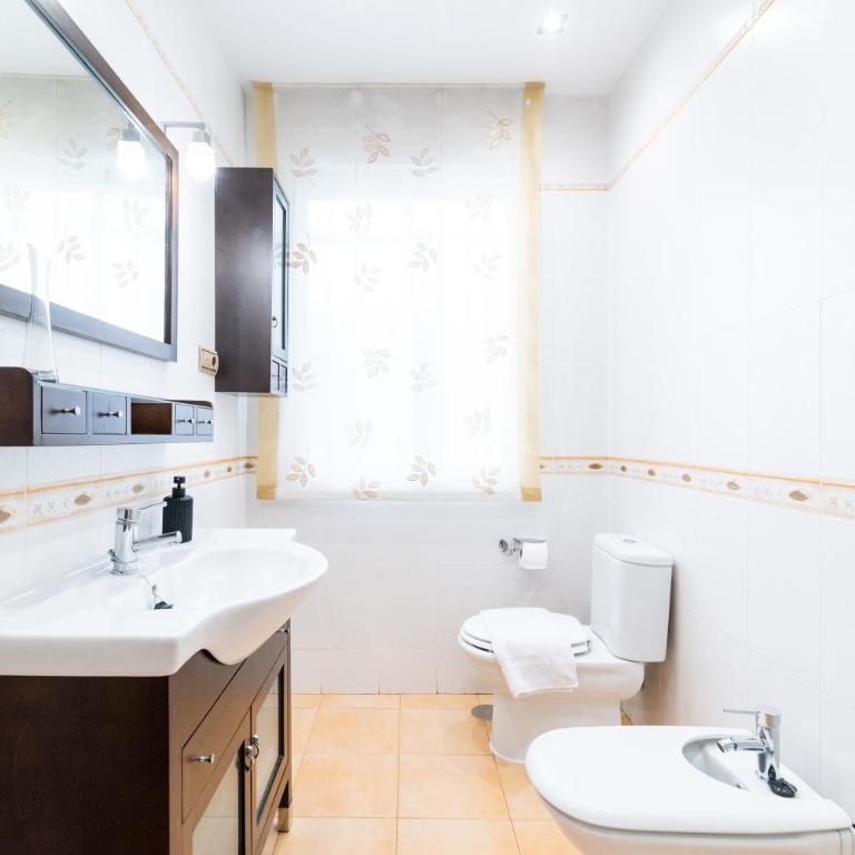 Wekey Homes Centrico y Familiar, Parking Incluido - Three-Bedroom Apartment - 14