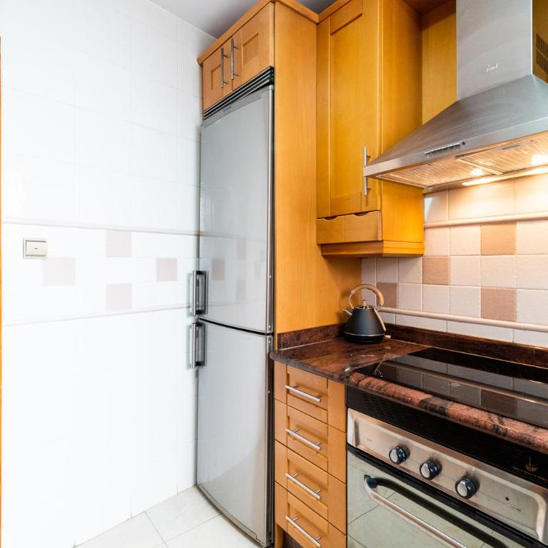 Wekey Homes Centrico y Familiar, Parking Incluido - Three-Bedroom Apartment - 70