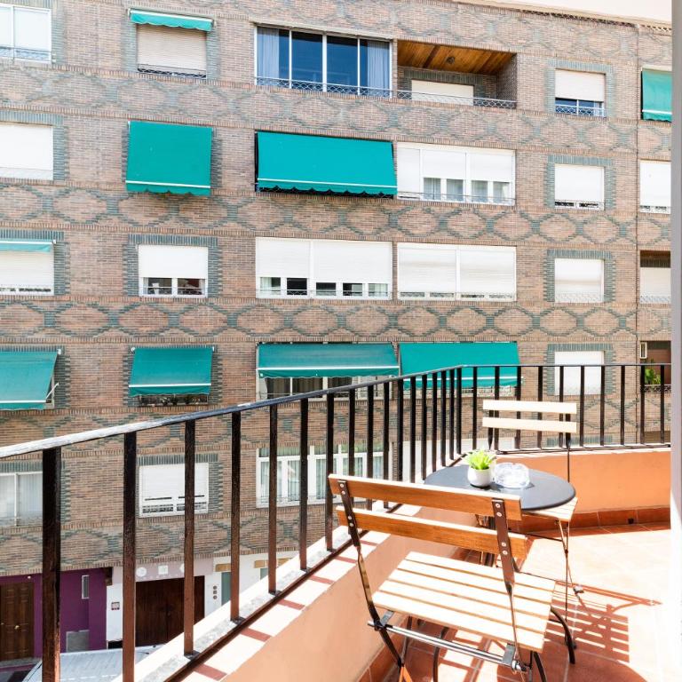 Wekey Homes Centrico y Familiar, Parking Incluido - Three-Bedroom Apartment - 72