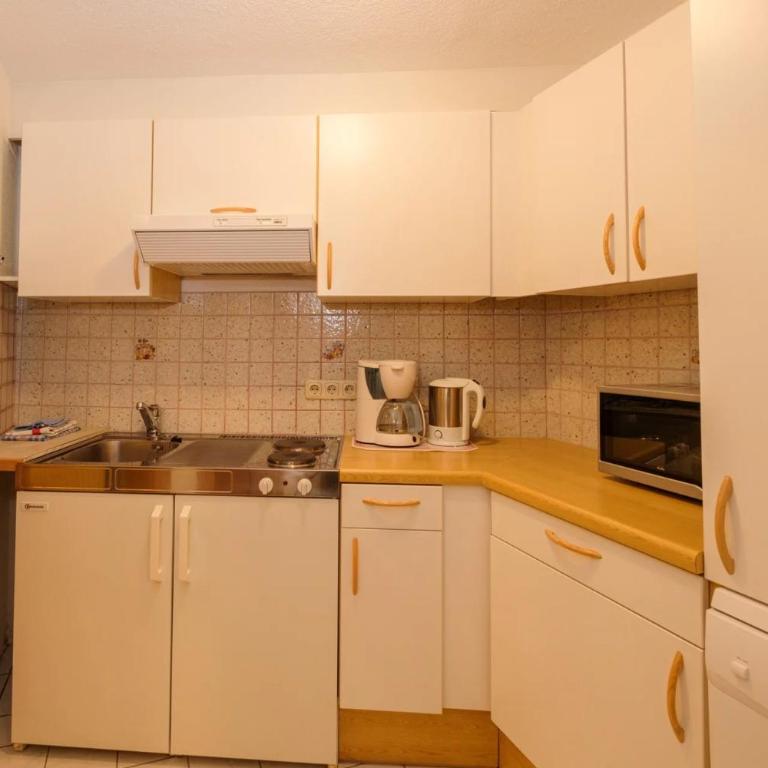 Apartmenthaus DIAS - Apartment mit Terrasse - 8