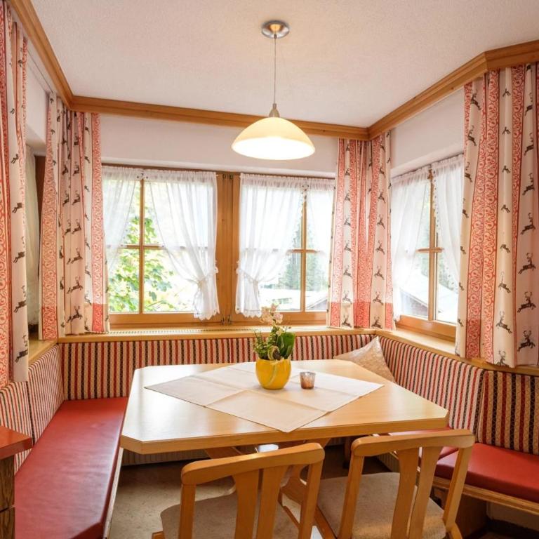 Apartmenthaus DIAS - Apartment mit 2 Schlafzimmern und Balkon - 2