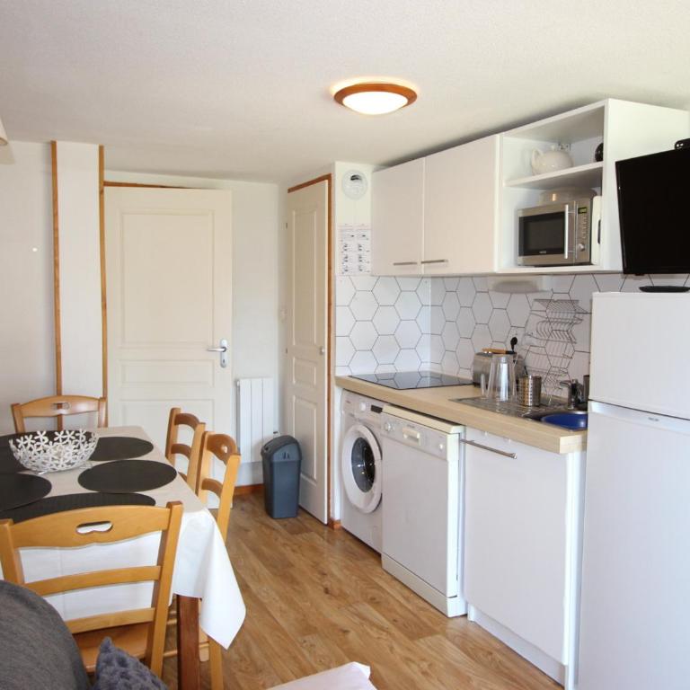 Appartement T2 avec terrasse au pied des pistes, Chamrousse - FR-1-549-136 - Apartment - 6