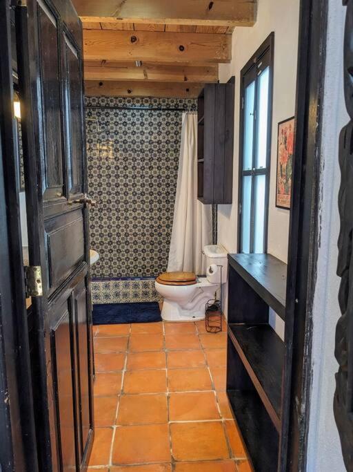 Spacious Studio Boasting Breathtaking Views - Studio - 23