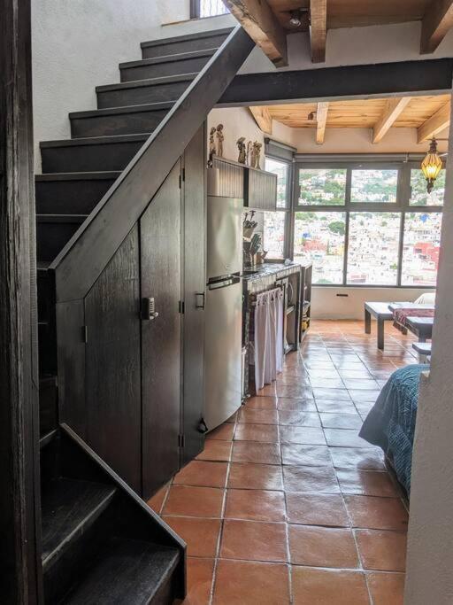 Spacious Studio Boasting Breathtaking Views - Studio - 26