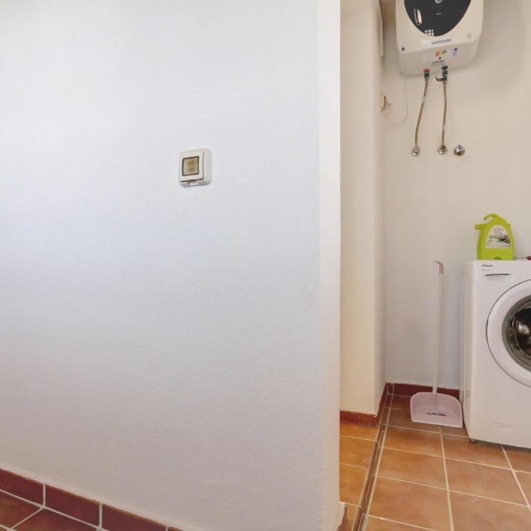 Philippa - Two-Bedroom House - 18