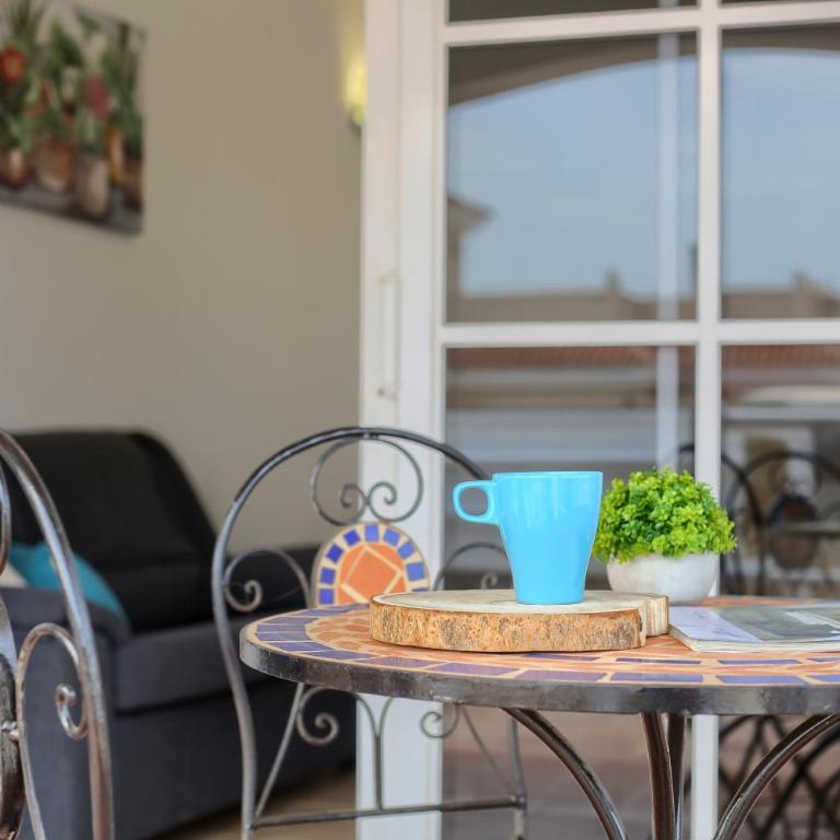 Philippa - Two-Bedroom House - 16