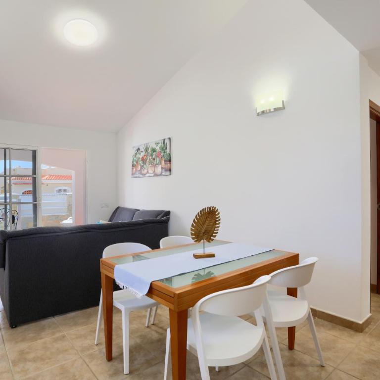 Philippa - Two-Bedroom House - 24