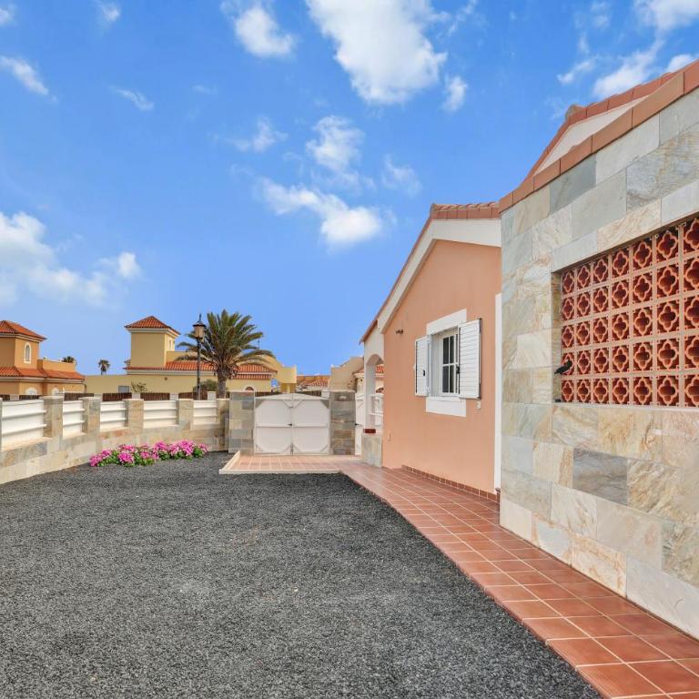 Philippa - Two-Bedroom House - 33