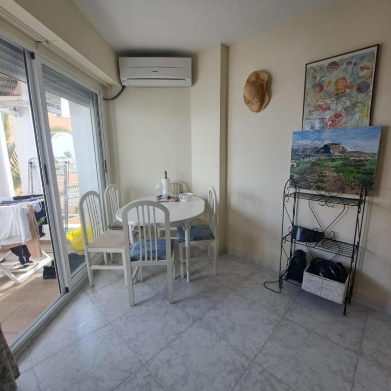 Pie de playa en Denia y con piscina - Apartamento de 2 dormitorios - 6