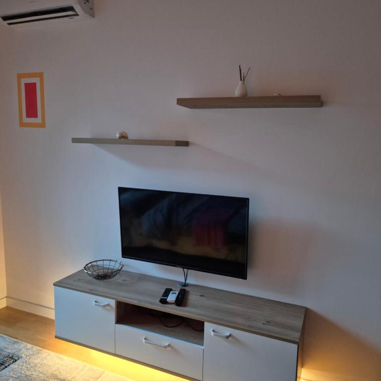 Colorful Apartman Bulevar - One-Bedroom Apartment - 8