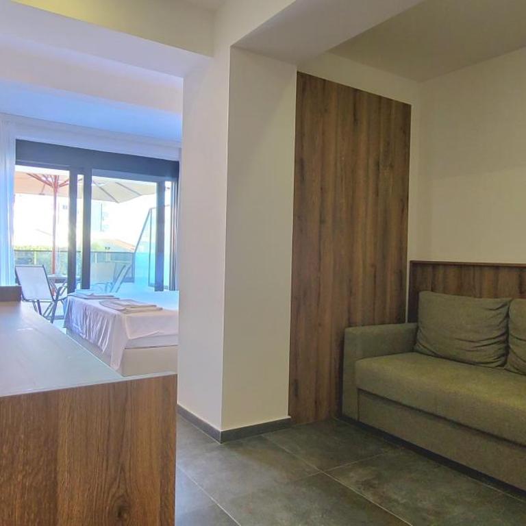 Ambassador & Ambassador Lux Apartments - Studio with Terrace - 11