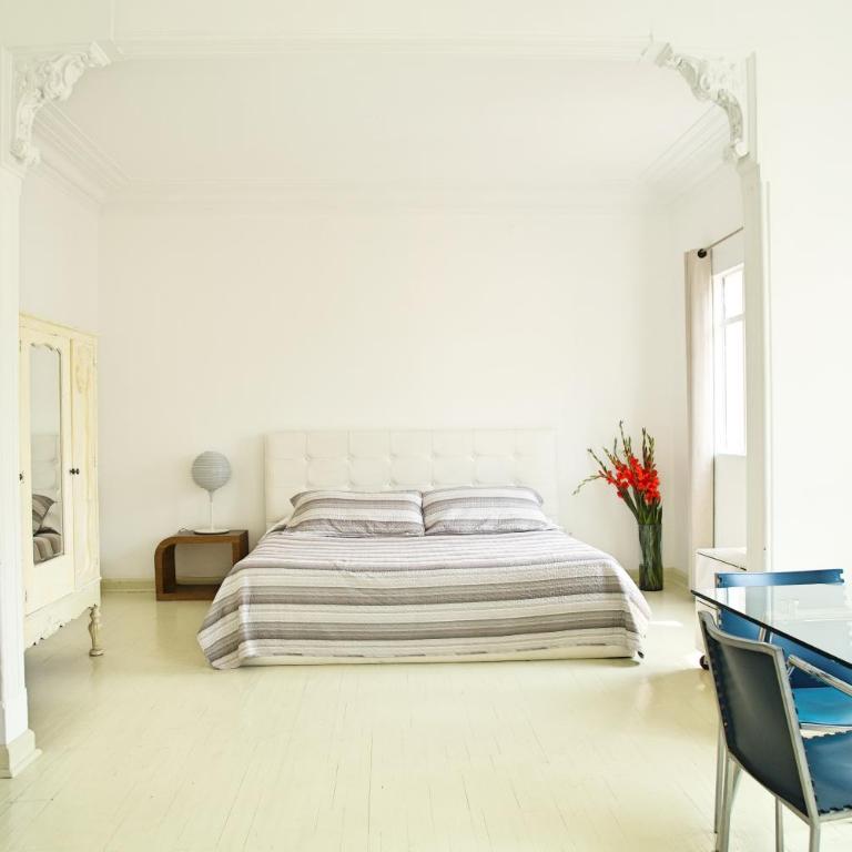 Condesa Haus Rentals - Deluxe King Studio - 1