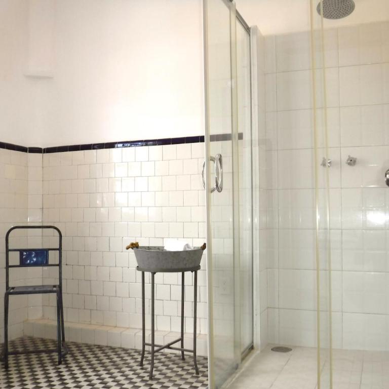 Condesa Haus Rentals - Deluxe King Studio - 8
