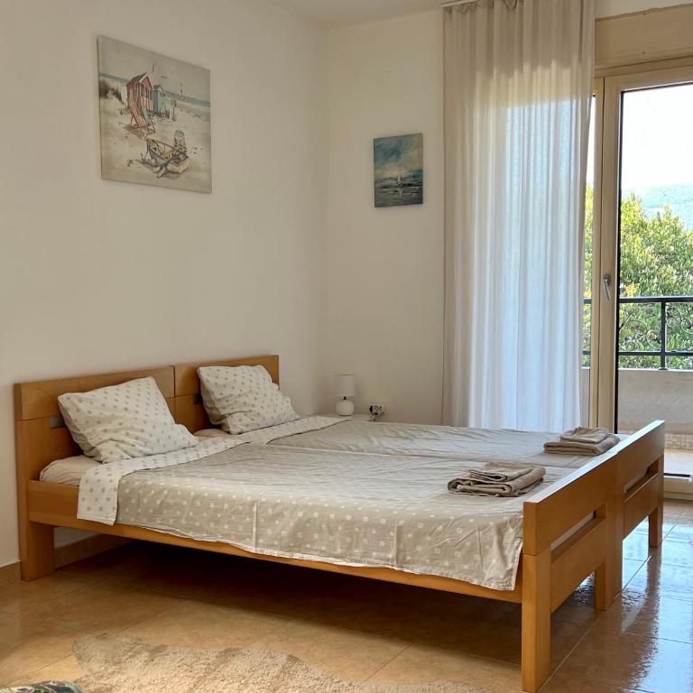 Sunny Bay Apartments - Studio Apartment with Sea View - 1