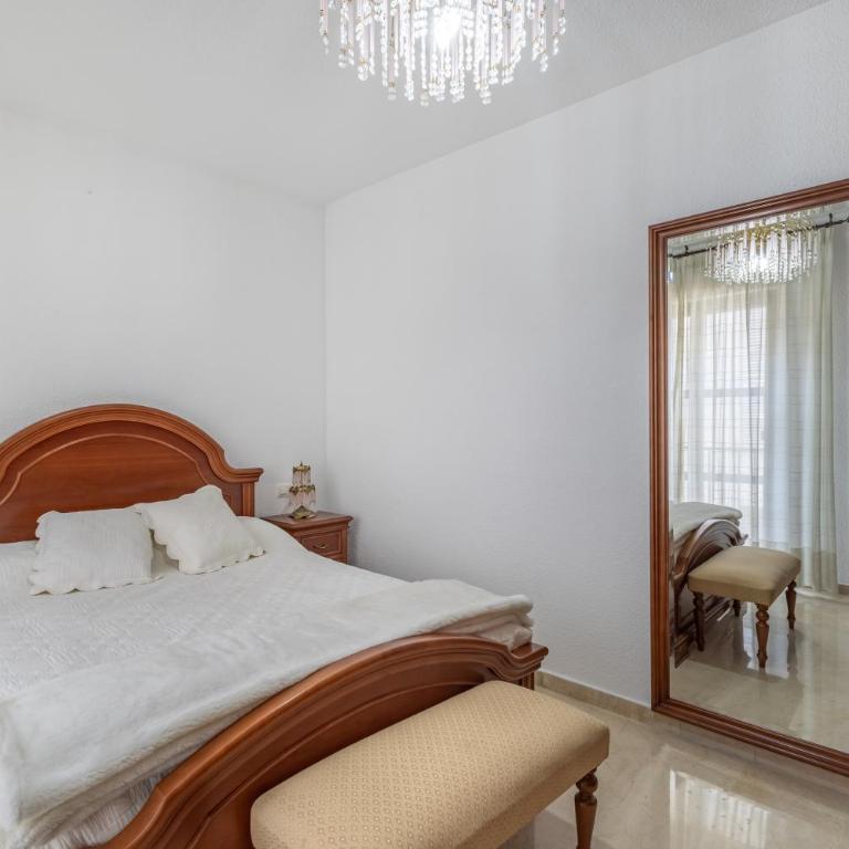 Dreaming Apartment Doña Luisa - free parking - Two-Bedroom Apartment - 6