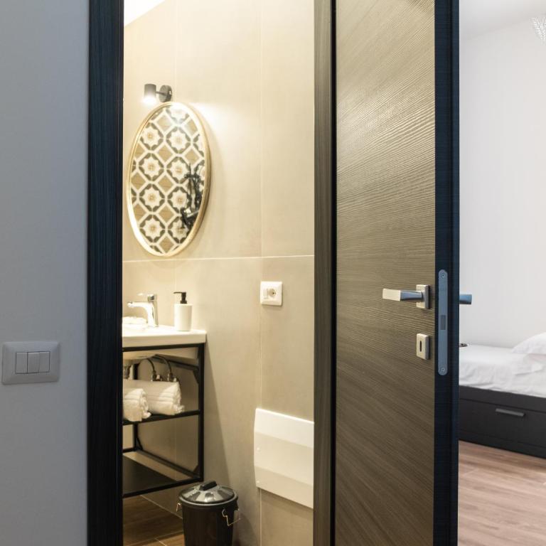Sibilla Guest House & Charme - Camera Familiare con Balcone - 10