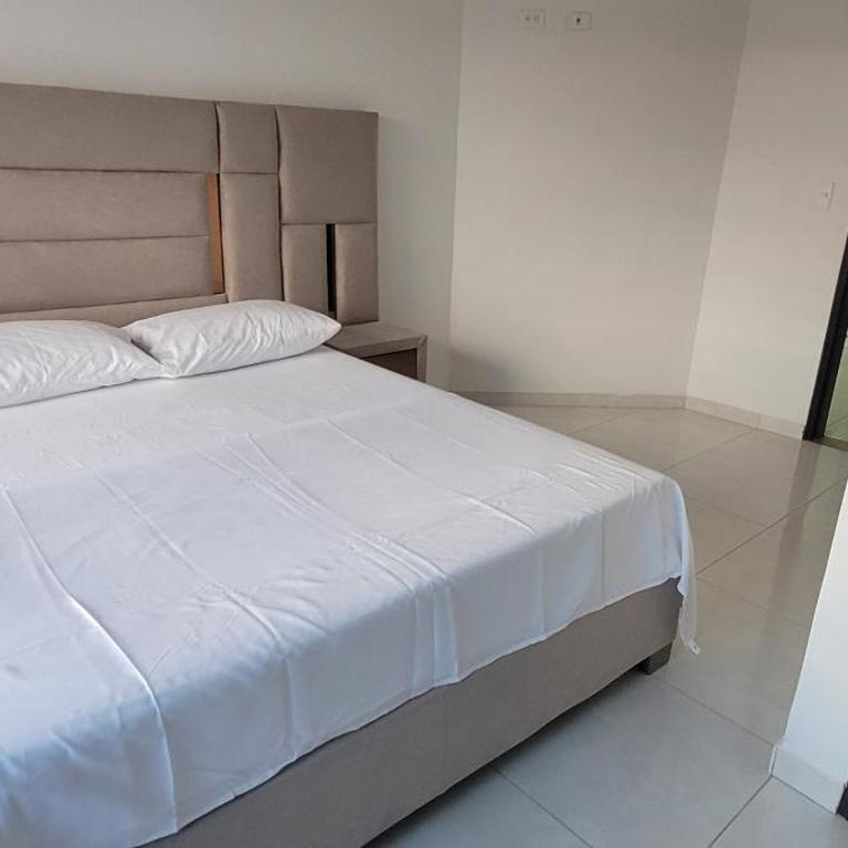 Nuevo Apto Cartago - Apartamento de 3 dormitorios - 64