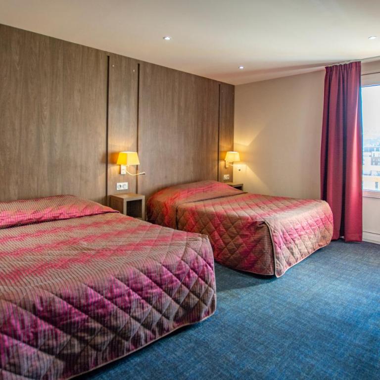 Hôtel Mont-Brison - Chambre Familiale - 19