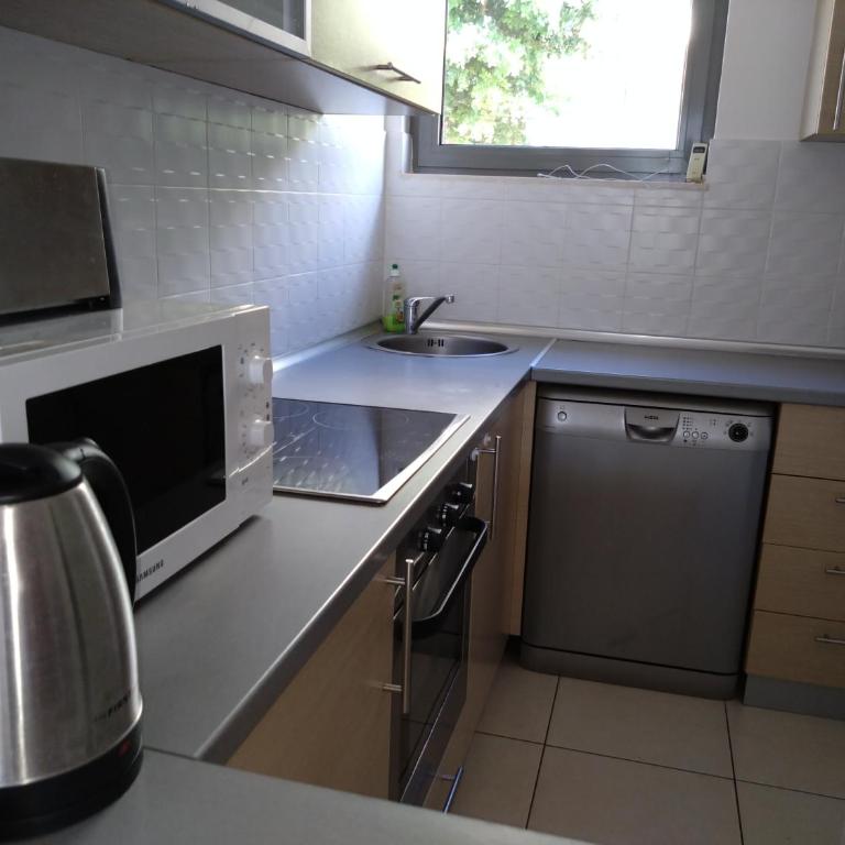 Becici Sunset Apartment - Two-Bedroom Apartment - 6