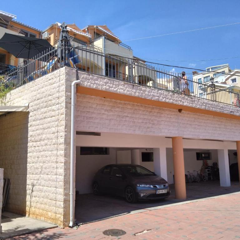 Becici Sunset Apartment - Two-Bedroom Apartment - 16