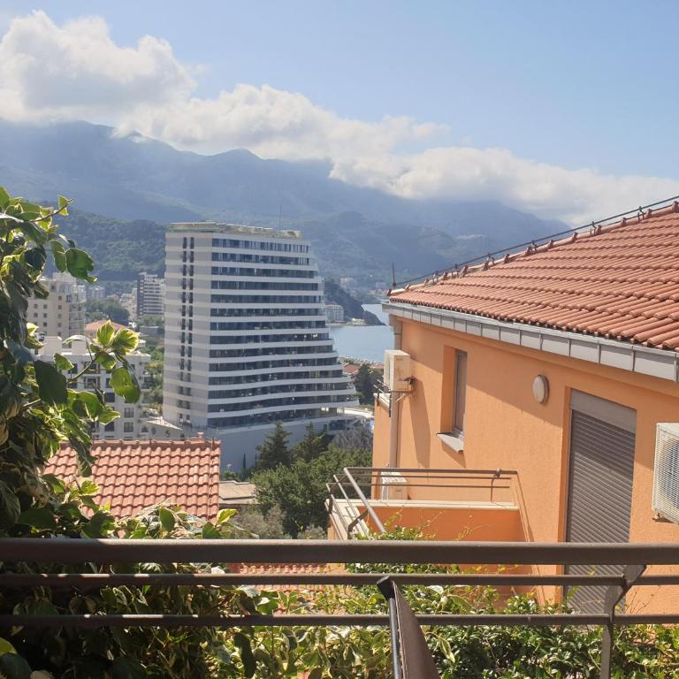 Becici Sunset Apartment - Two-Bedroom Apartment - 17