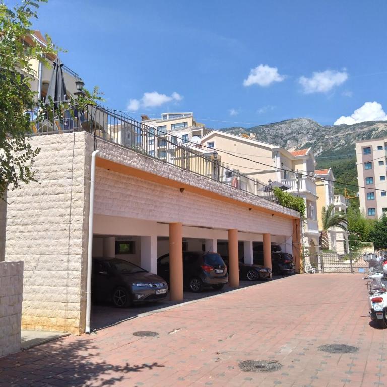 Becici Sunset Apartment - Two-Bedroom Apartment - 20