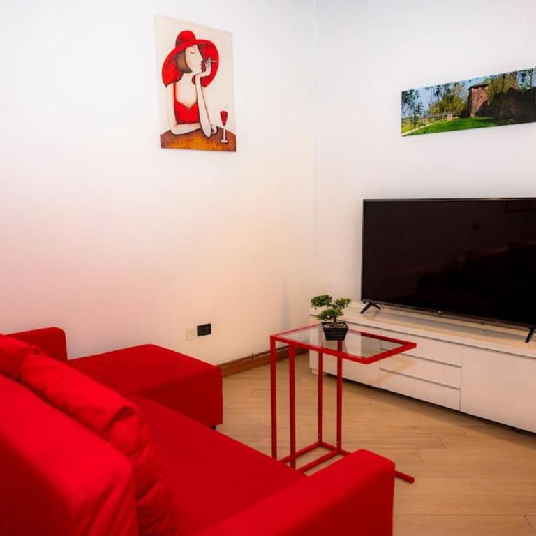 Medieval City Centre - Modern Suite with AC, Smart TV & WiFi - One-Bedroom Apartment - 16