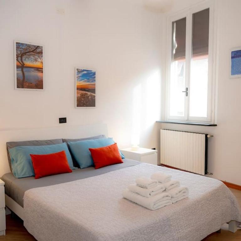 Medieval City Centre - Modern Suite with AC, Smart TV & WiFi - One-Bedroom Apartment - 15