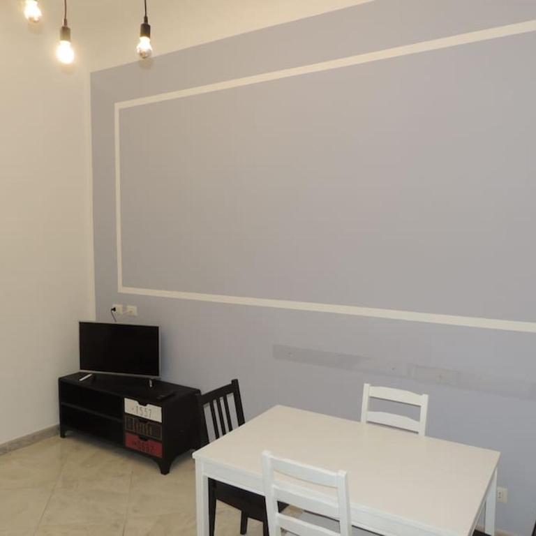Apt Central Magenta - Appartamento con 2 Camere da Letto - 4