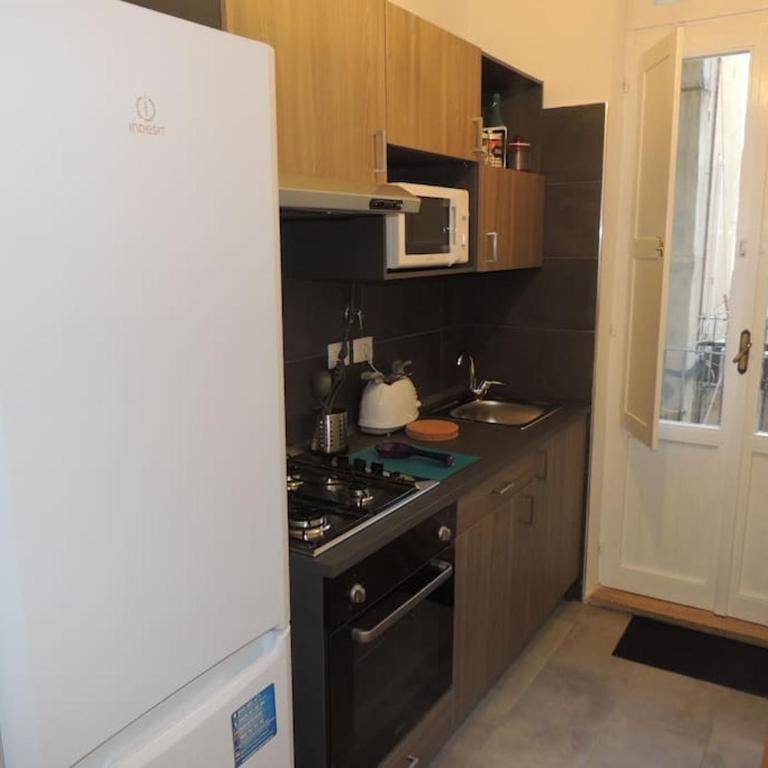 Apt Central Magenta - Appartamento con 2 Camere da Letto - 21