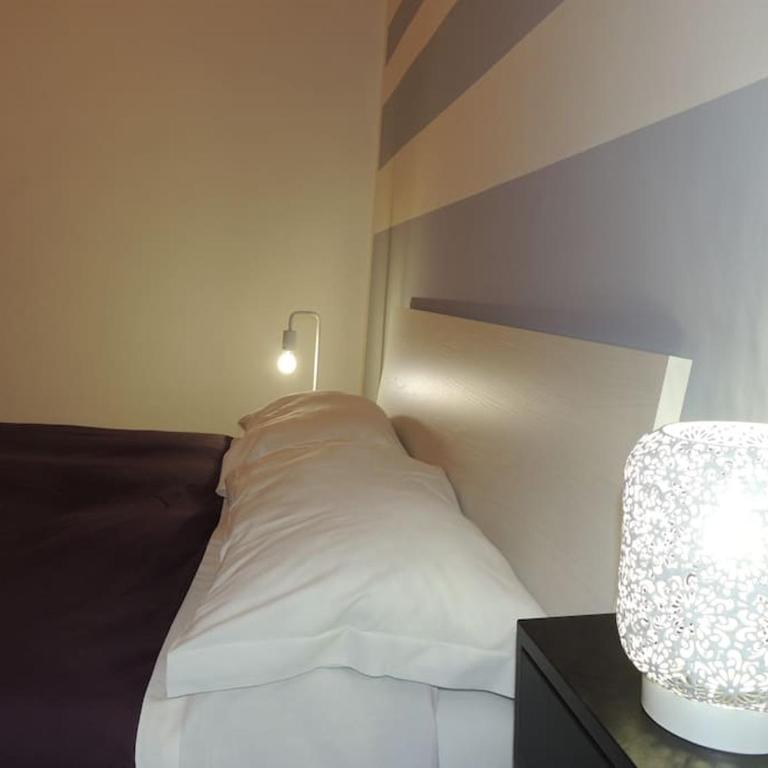 Apt Central Magenta - Appartamento con 2 Camere da Letto - 32