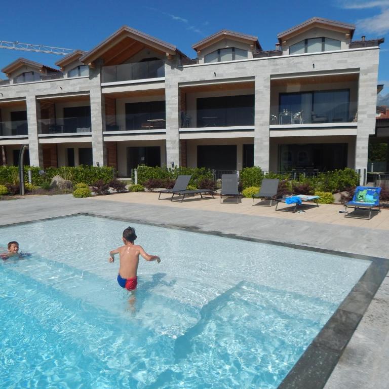 Lago Dorato Roxy Apartament - Appartamento con 3 Camere da Letto e Vista Lago - 1