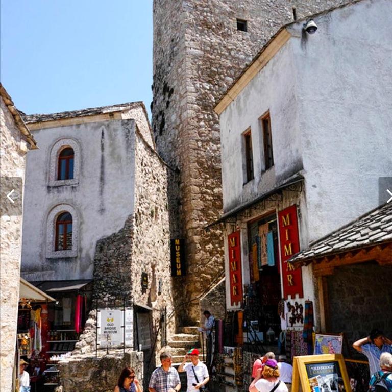 ZARA apartment- Near the Old town ,Cool and shaded ,3 ACs , Free Parking & Peaceful - Two-Bedroom Apartment - 58