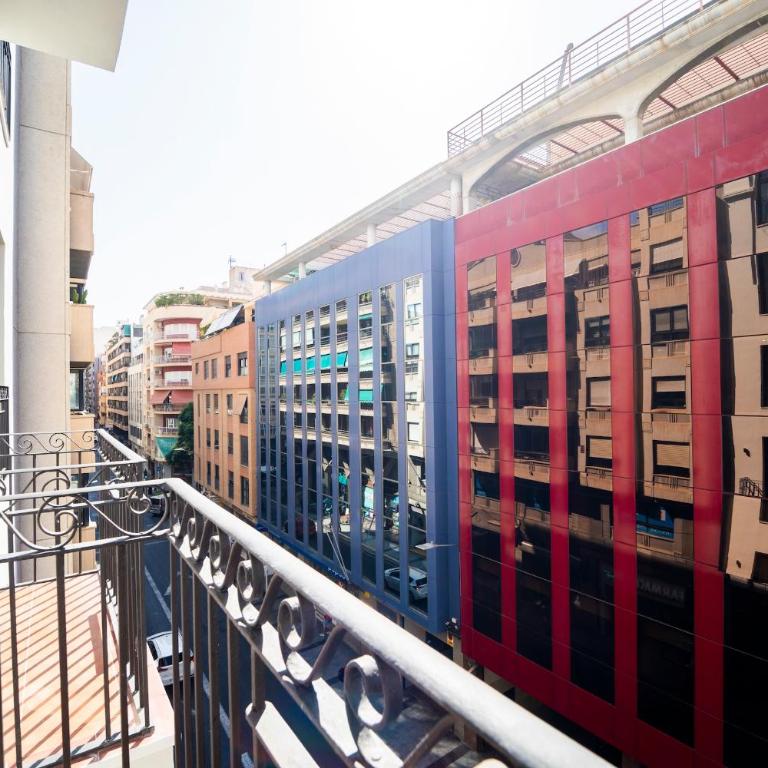 Edificio Reyes Católicos Alicante Centro by Renthas - One-Bedroom Apartment - 36