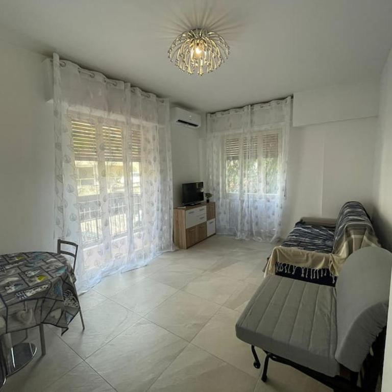 WH - Meerwasser - Trilocale A Pochi Minuti Dal Centro - Con Parcheggio privato - WiFi - Appartamento con 1 Camera da Letto - 4